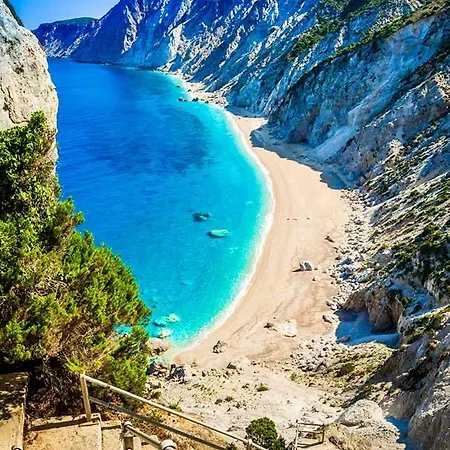 Βίλα Falcon Τραπεζάκι